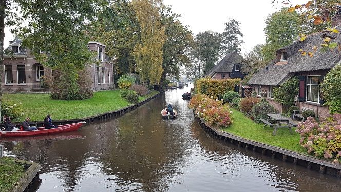 Afbeelding 4 van Bezoek aan Giethoorn (Holland Venetië)