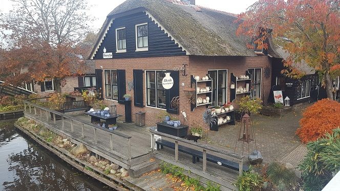 Afbeelding 2 van Bezoek aan Giethoorn (Holland Venetië)